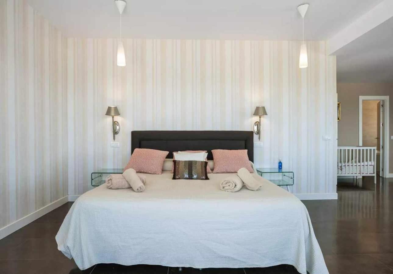 Lujosa Villa Piscina 25 Metros Suit 60M2 Spa Sauna サアラ・デ・ロス・アトゥネス エクステリア 写真