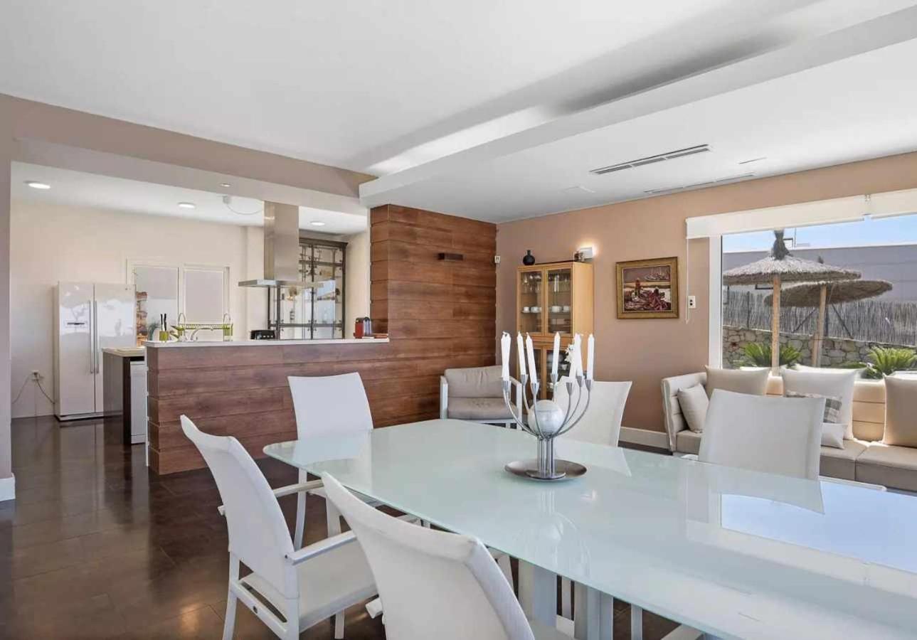 Lujosa Villa Piscina 25 Metros Suit 60M2 Spa Sauna サアラ・デ・ロス・アトゥネス エクステリア 写真